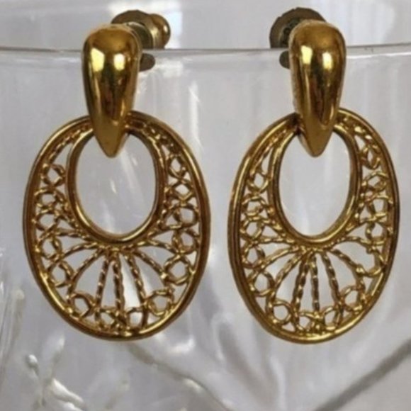 Jewelry - Elegant filigree earrings